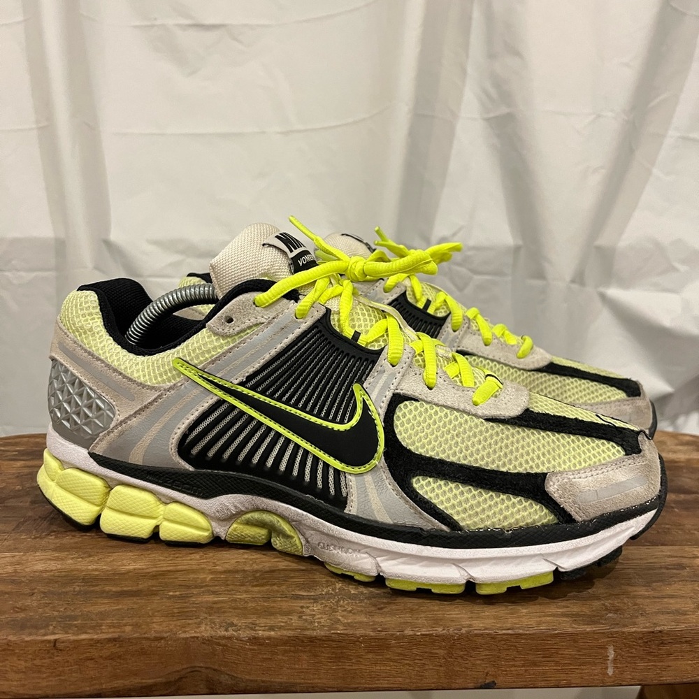 Nike Vomero 5 - men’s size 9